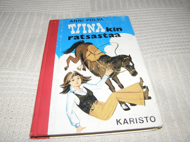 Anni Polva Tiinakin ratsastaa