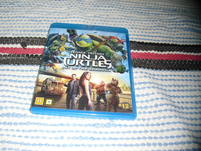 TURTLES - OUT OF THE SHADOWS (BD, 2016, Suomi-text)***