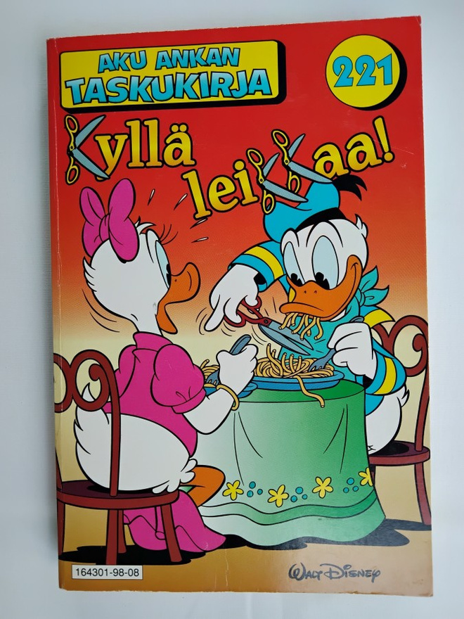 Kyllä leikkaa - Aku Ankka taskukirja 221 (2) 1.p
