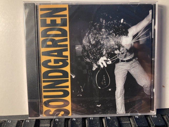 SOUNDGARDEN: Louder Than Love, CD, muoveissa