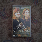 Aina vierelläsi VHS - pikkukuva 1