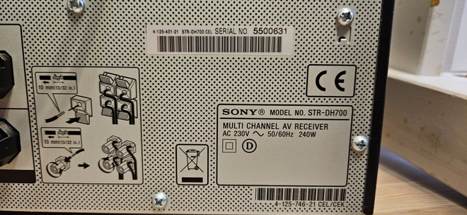 Sony STR-DH700 ja Wharfedale Diamond 9.1 kaiuttimet.