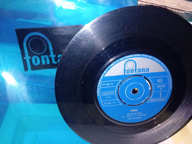 7"single The Sounds : Emma  ( SIS POSTIKULU )