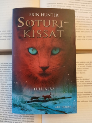 Erin Hunter - Soturikissat: Tuli ja jää (pokkari)