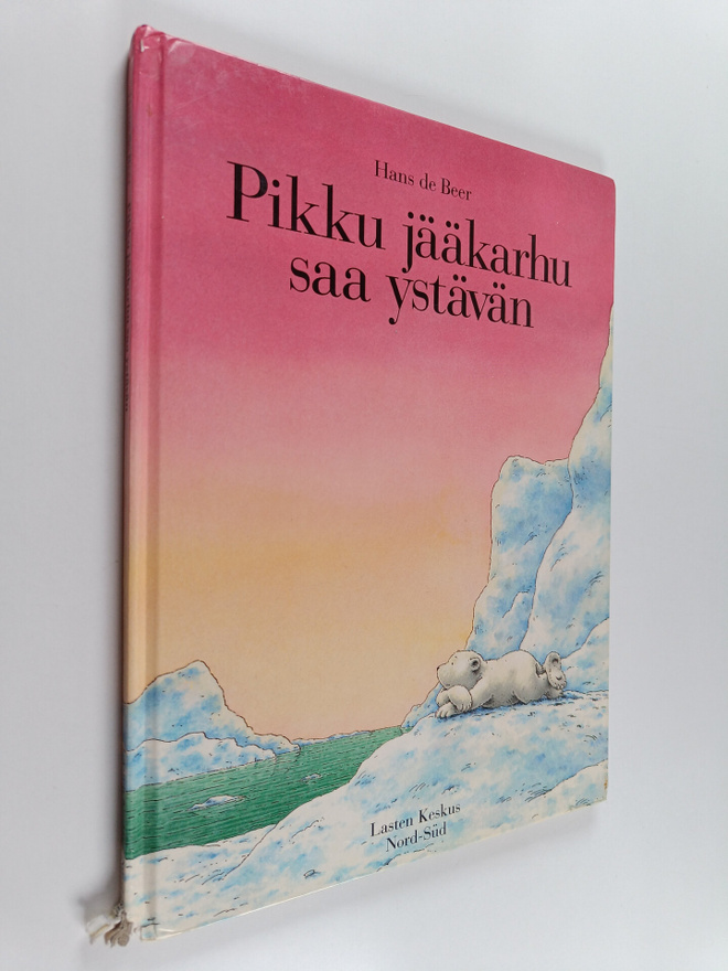 Hans de Beer : Pikku jääkarhu saa ystävän
