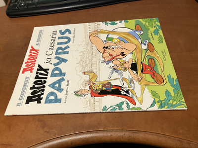 ASTERIX JA CAESARIN PAPYRUS HYVÄ