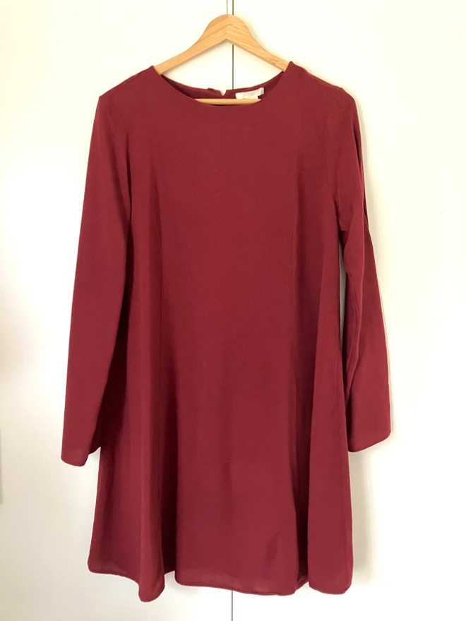 @ H&M mekko M napit selässä@