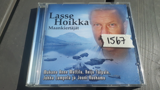 Lasse Hoikka : Maankiertäjät