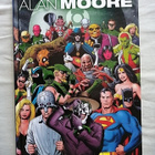 Moore, Alan; Gibbons, Dave & co: DC-sankarit - pikkukuva 1