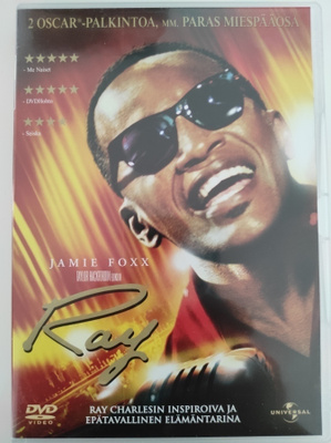 Ray (Jamie Foxx)
