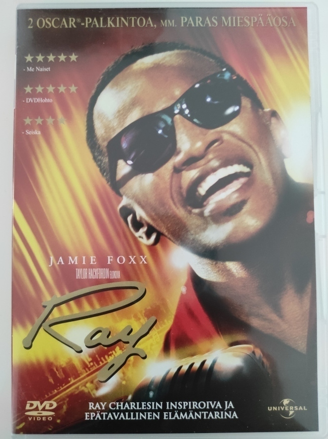 Ray (Jamie Foxx)