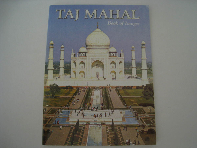 Taj Mahal – kuvakirja / postikorttikirja pieni