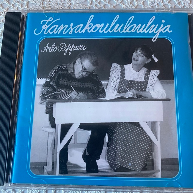 ARTO PIPPURI: Kansakoululauluja  'FIN 2012