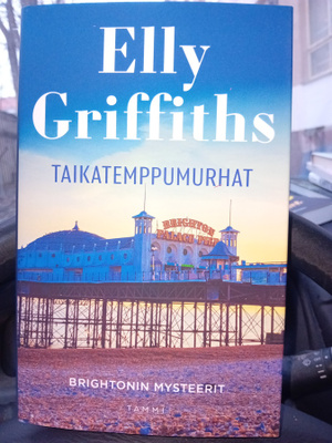 Griffiths : Taikatemppumurhat ( SIS POSTIKULU )
