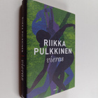 Riikka Pulkkinen : Vieras - pikkukuva 1