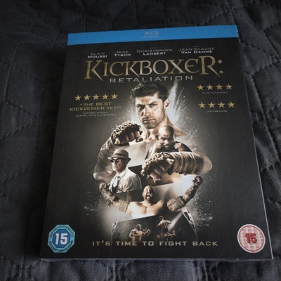 Kickboxer: Retaliation slipcover Blu-ray **muoveissa**