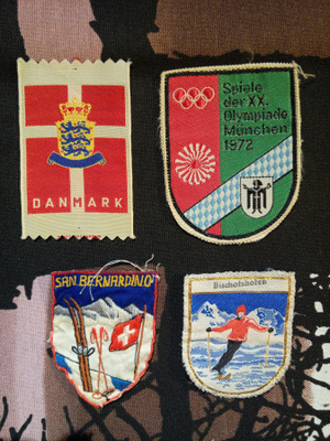 Ulkomaalainen Kangasmerkki 1kpl (useita vaihtoehtoja)