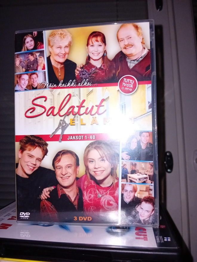 3dvd Salatut elämät 1-40 ( SIS POSTIKULU  )