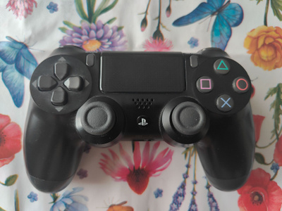 PS4 ohjain varaosiksi