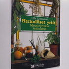 Ulla Lehtonen : Herkulliset yrtit : mausteyrttien keittok... - pikkukuva 1