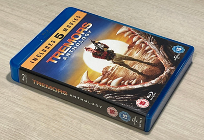 VÄRISTYKSIÄ (Tremors) 1-5 (1990-2015) Blu-ray (UUSI)