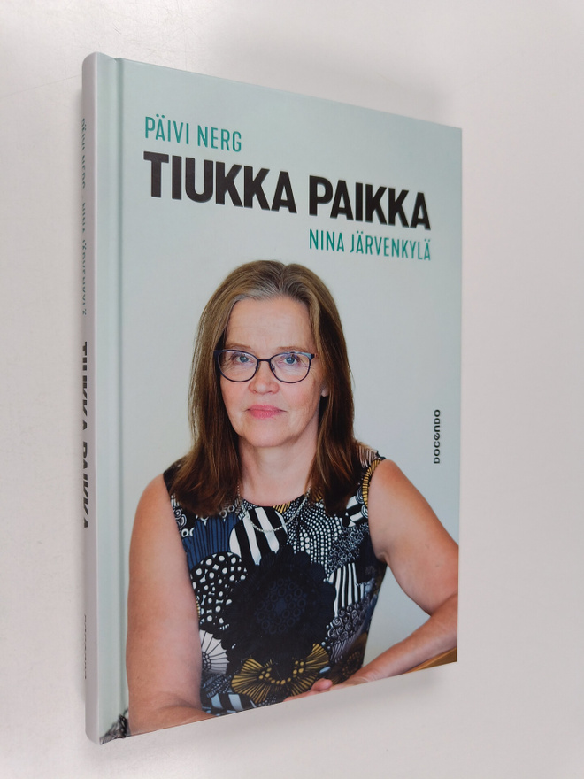 Nina Järvenkylä : Tiukka paikka