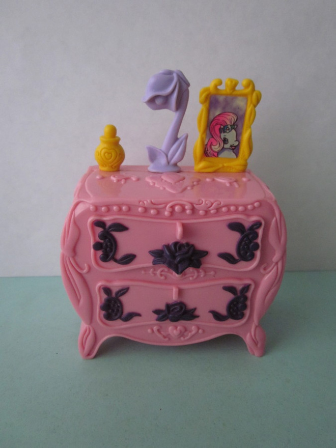 My Little Pony G2, pinkki lipasto