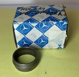 VETOPYÖRÄN  HOLKKI  MERCEDES  W111