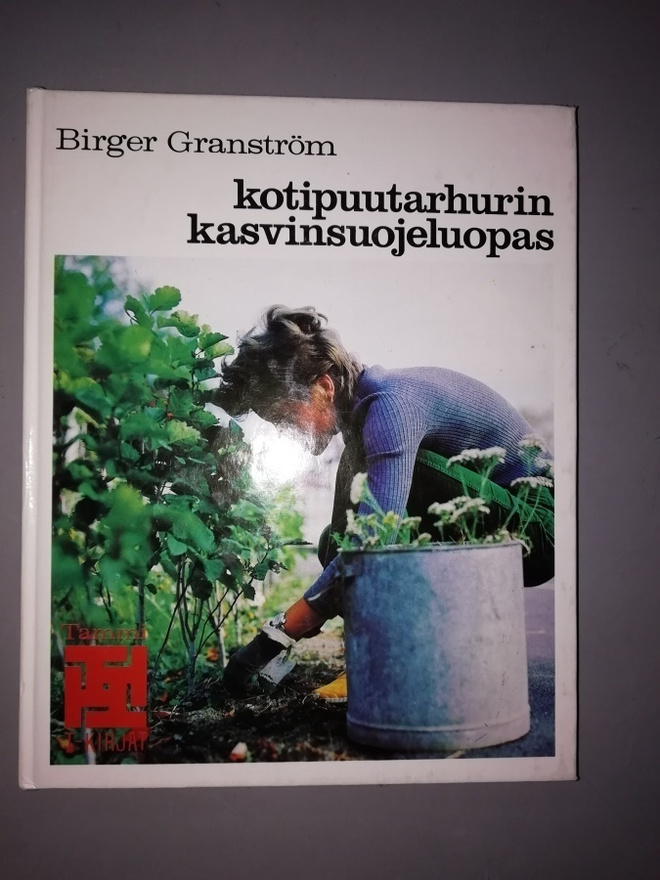 Kotipuutarhurin kasvinsuojeluopas