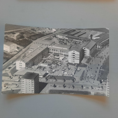 PK Lahti ilmakuva 1950-60-l? * koulu, väkeä