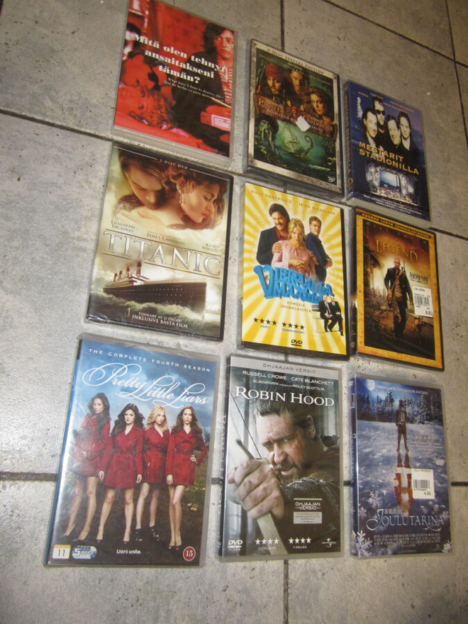 9 AVAAMATONTA DVD ELOKUVAA - AVAAMATTOMIA !!!