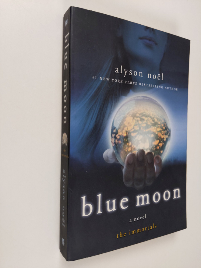 Alyson Noel : Blue moon : a novel