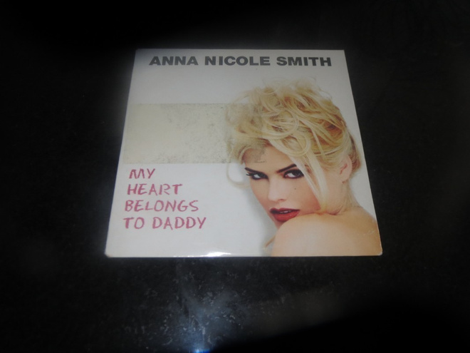 Anna Nicole Smith – My Heart Belongs To Daddy cds