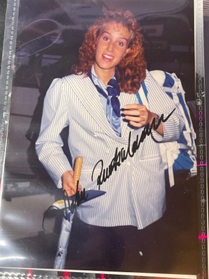 Satu Ruotsalainen nimikirjoitus fotossa