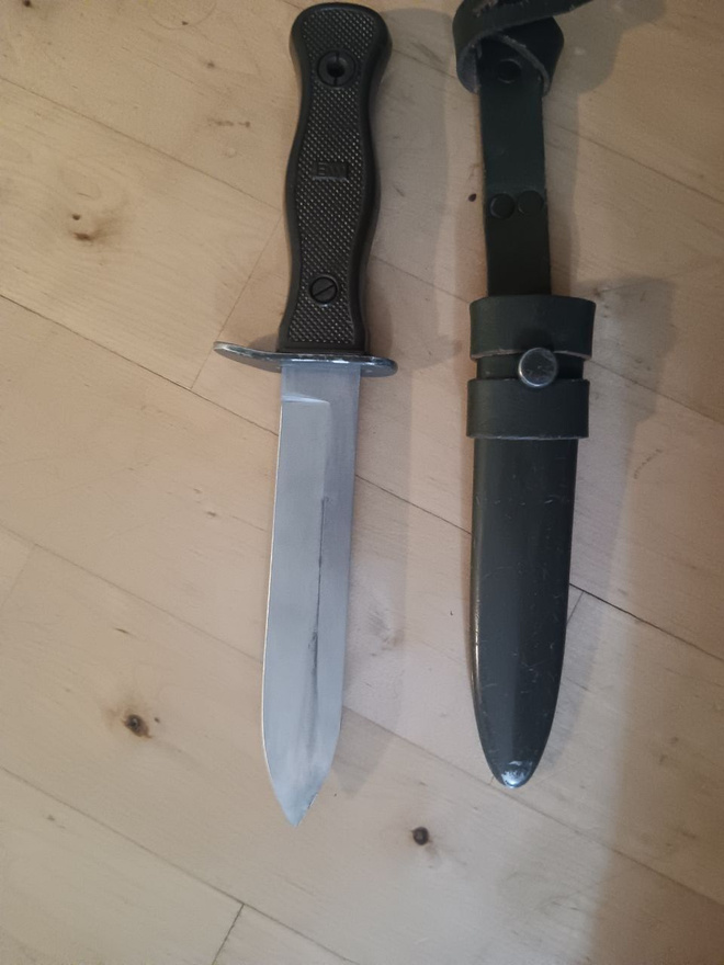 Saksalainen m68 taisteluveitsi