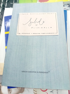 Ruotsalainen  : Suhde klinikalla ( SIS POSTIKULU  )