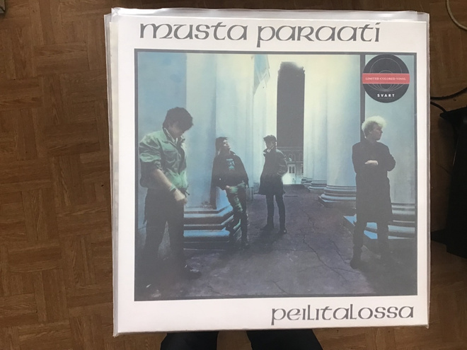 Musta Paraati Peilitalossa LP MUOVEISSA