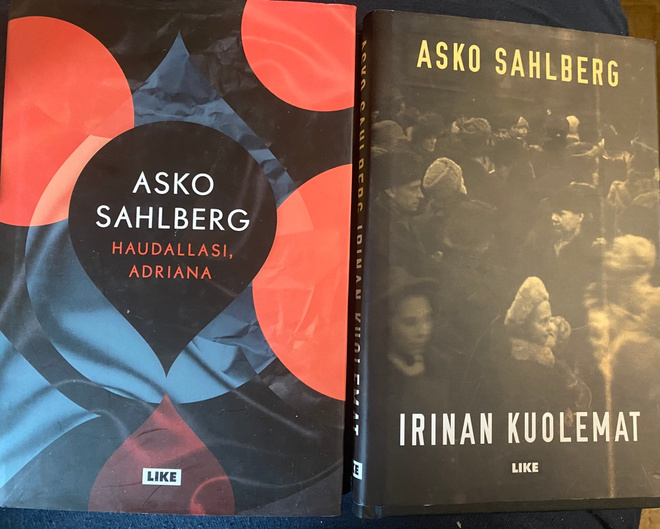 Asko Sahlberg x 2: Haudallasi Adriana ja Irinan kuolemat