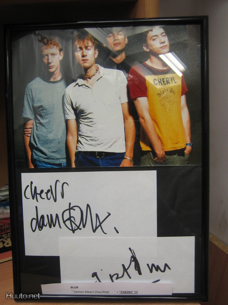 BLUR TAULU DAMON ALBARNIN NIMMARILLA !