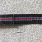 Musta NATO 22mm puna harmaat raidat ranneke - pikkukuva 2