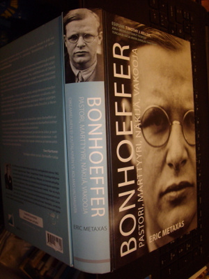 BONHOEFFER Pastori marttyyri näkijä vakooja EIPK!