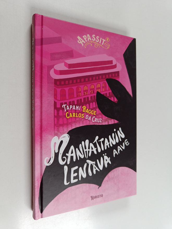 Tapani Bagge ym. : Manhattanin lentävä aave