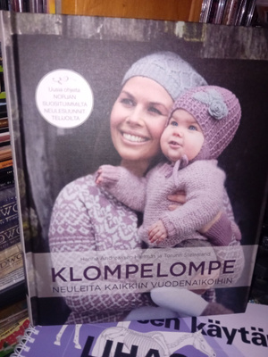 KLOMPELOMPE  Neuleita kaikkiin vuodenaikoihin ( SIS POSTIKUL