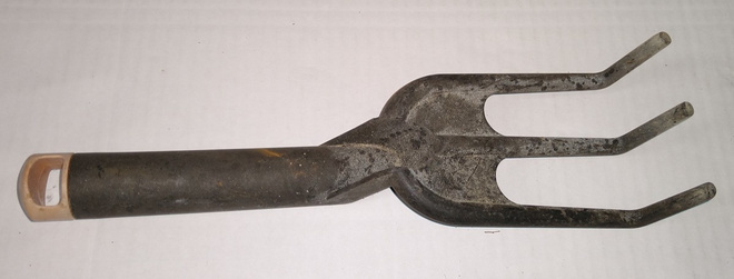 FISKARS ISTUTUSTALIKKO MÖYHENNYSKUOKKA