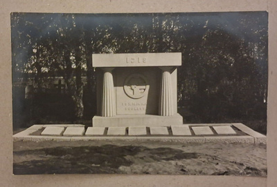 Kälviä: 1928 Sankaripatsas *** (159)