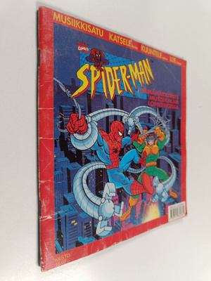 Spider-man : hämähäkkimies mustekalan lonkeroissa