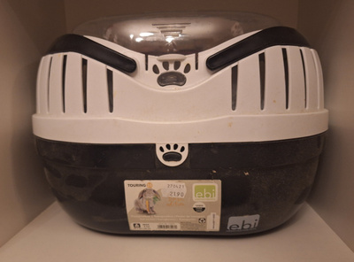 Pienen lemmikin kuljetuslaatikko max. 4 kg paino