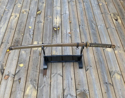 Aito japanilainen Type 3 Gunto-upseerimiekka (joulukuu 1944)
