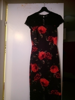 Marks & Spencer ruusukuvioinen juhlamekko koko 34