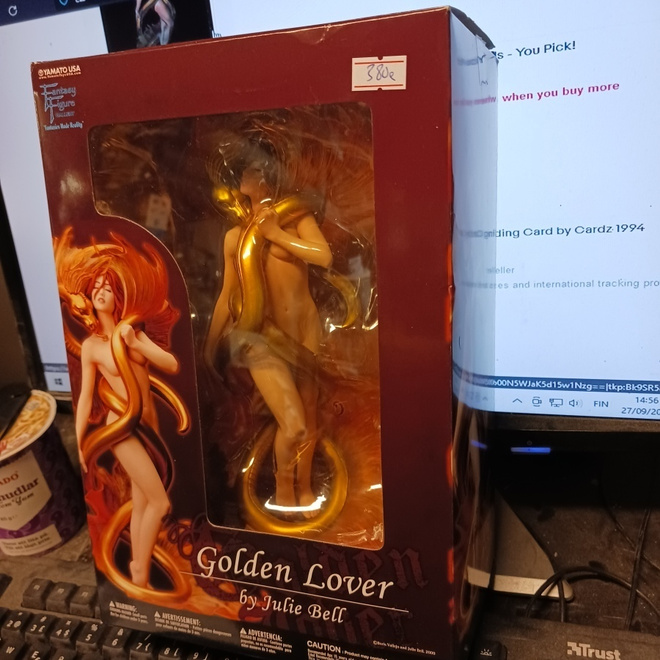 GOLDEN LOVE julie bell statue   - HEAD HUNTER STORE.